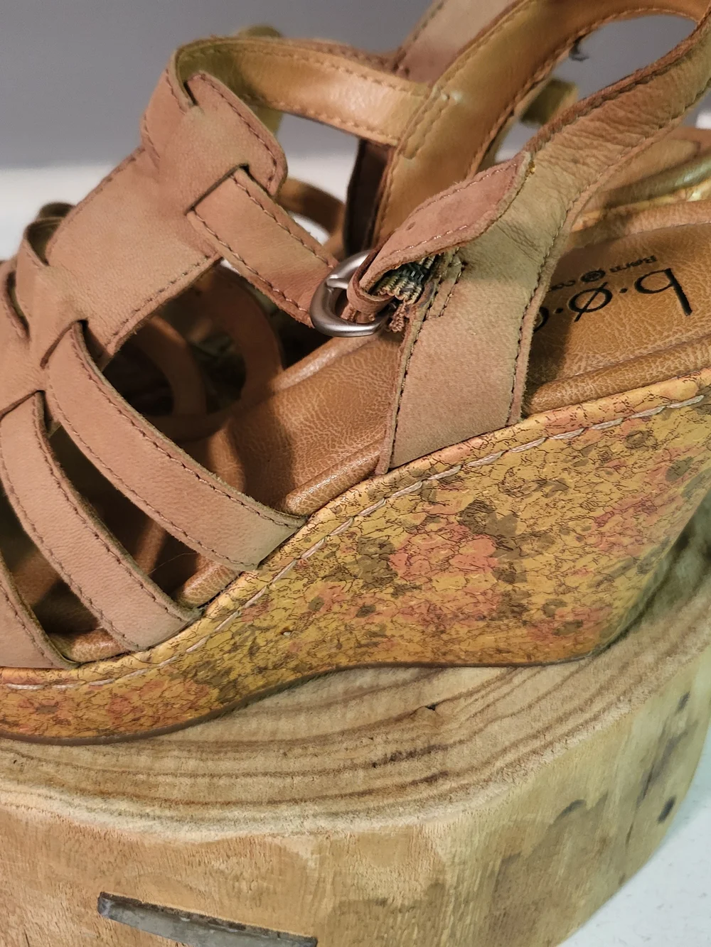 b.ø.c By Born Wedge Floral Cork Sole Sandals Brown Leather Cross Straps 8
